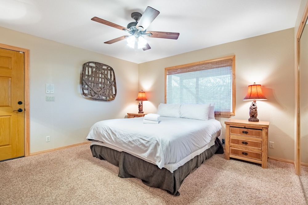 Endless View Lodge by Avantstay Incredible Views Close To Bear Mountain Ski Resort w Hot Tub