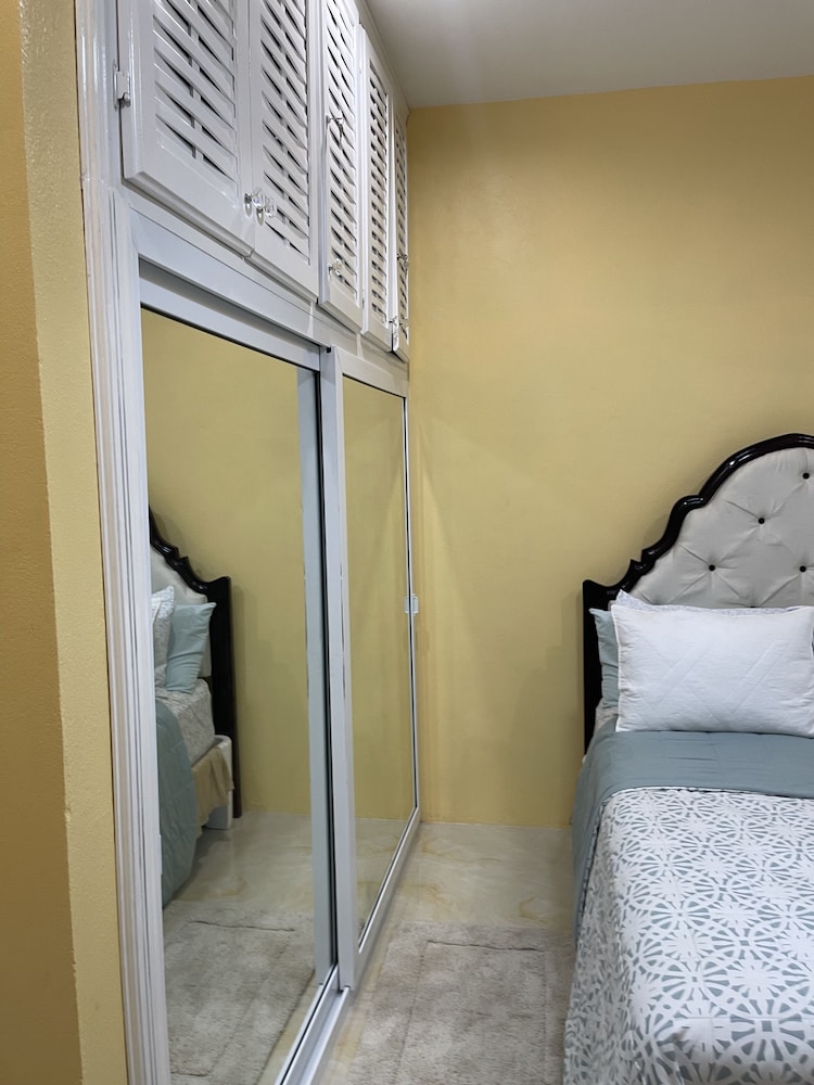 Palm palace at Rockville view 2