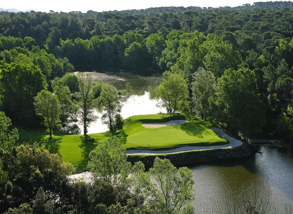 La Motte Resort Near Beach