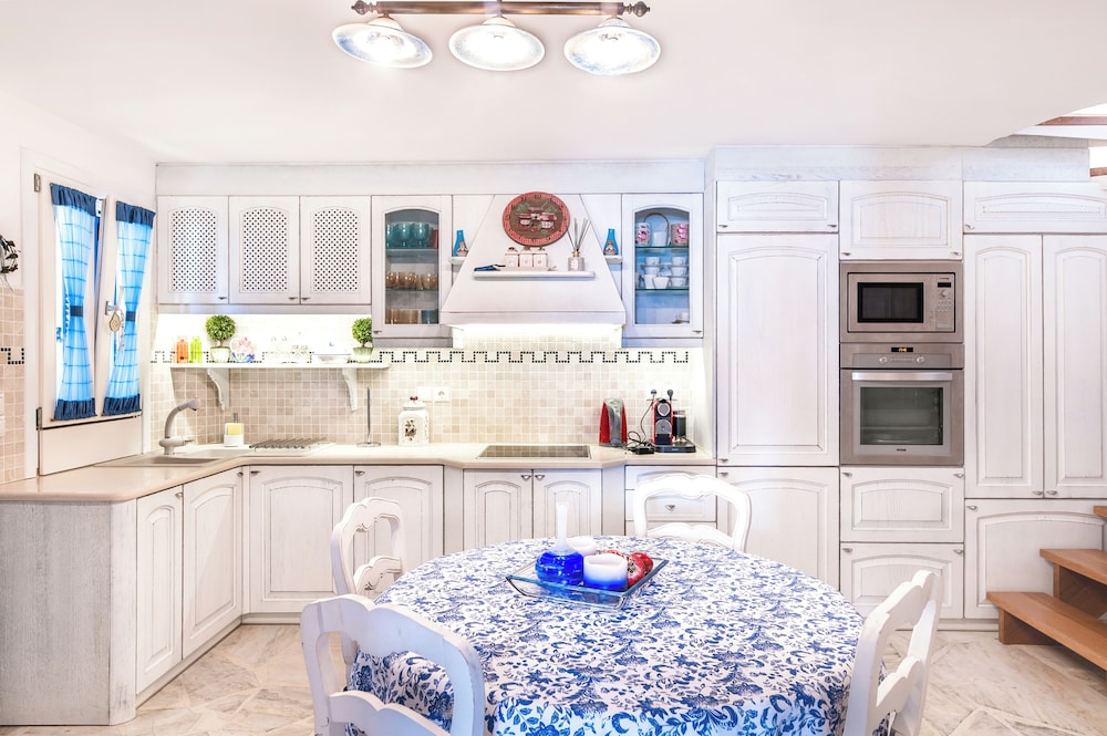 Ifigeneia Luxury Villas