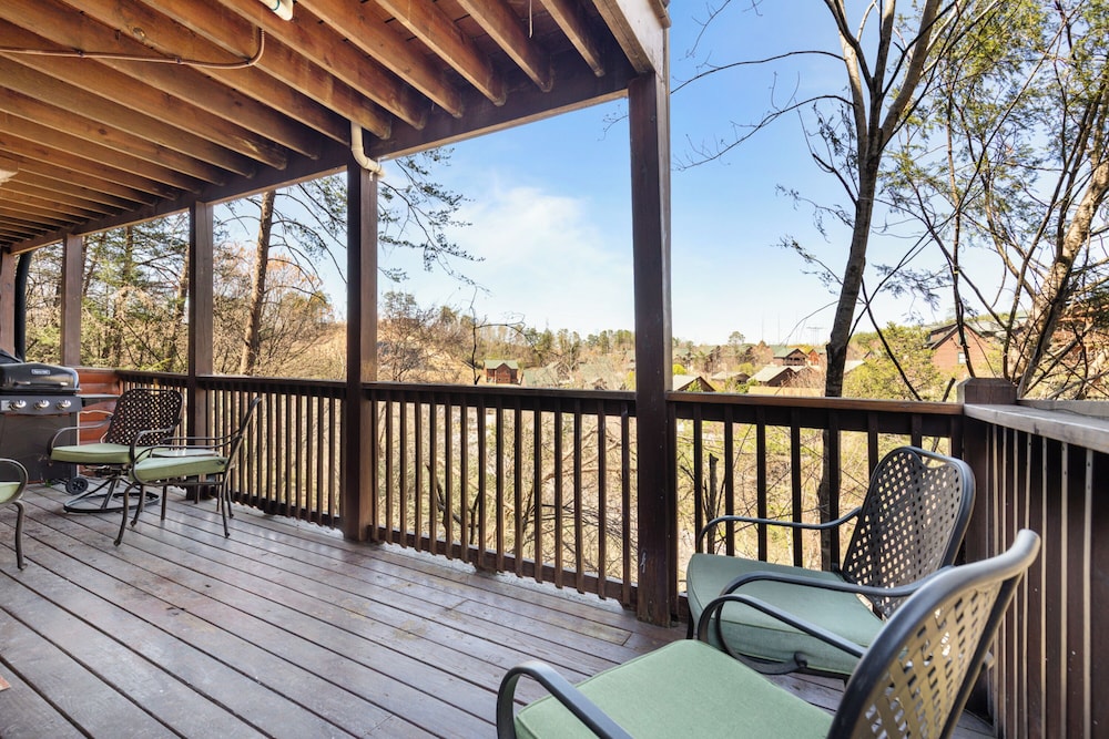 Suite at Dollywood Lane