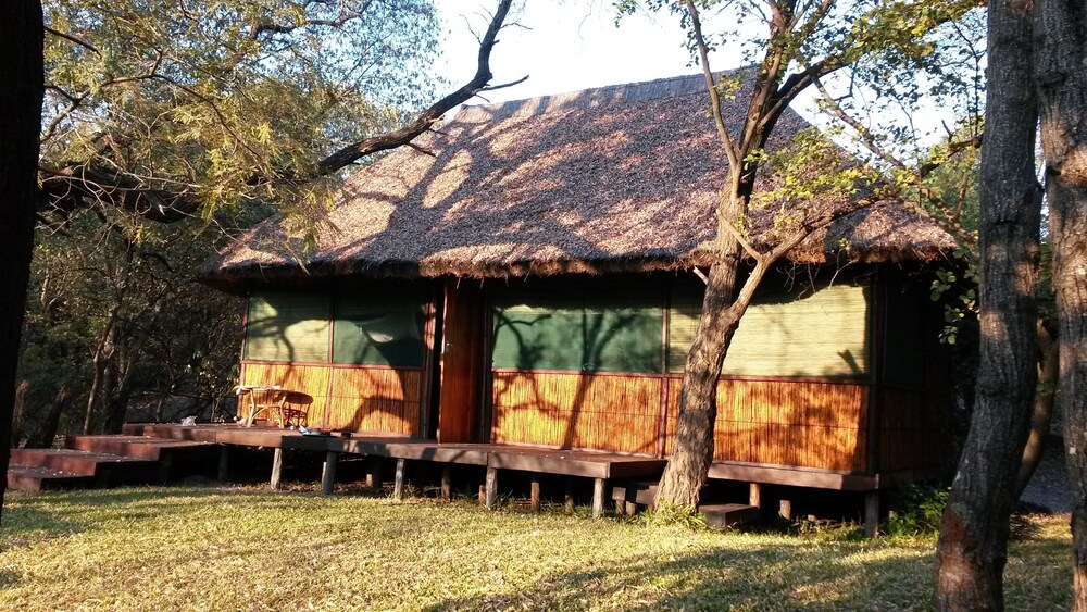 Kavumbu Camp