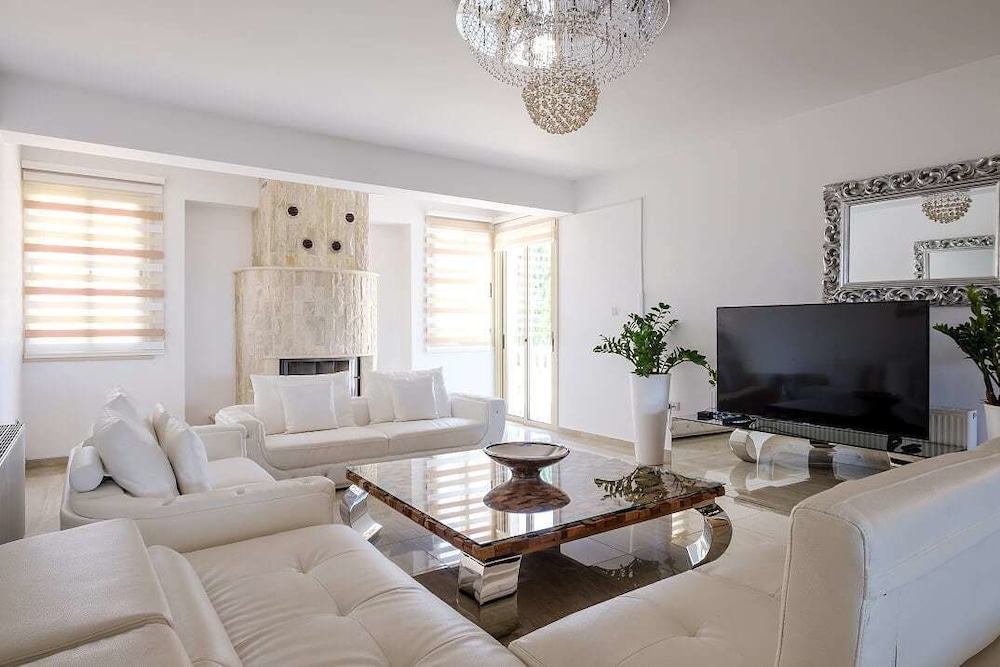 Villa Royale view 4