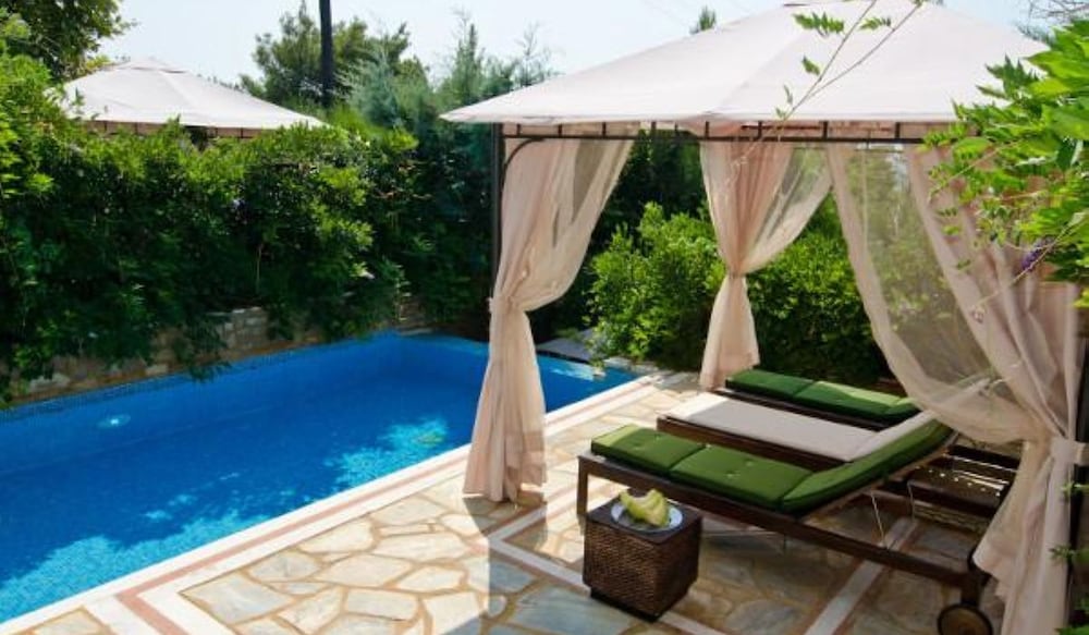 Maria Elena Villas