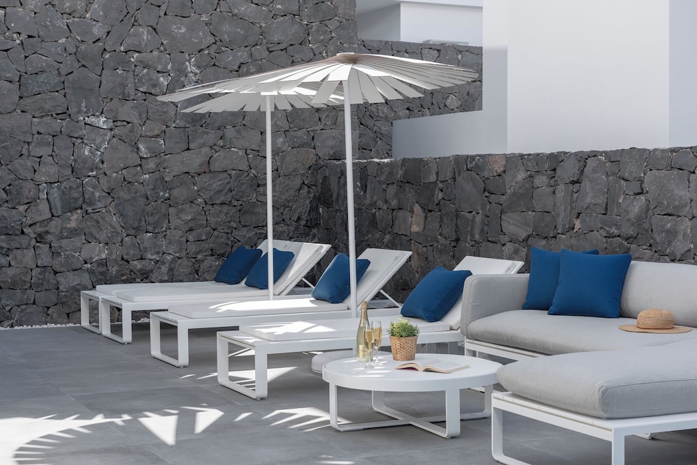 Villa Superior 1 - Casangular by Upper