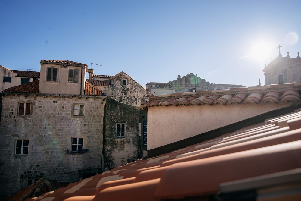 Panorama Old Town apartment by DuHomes