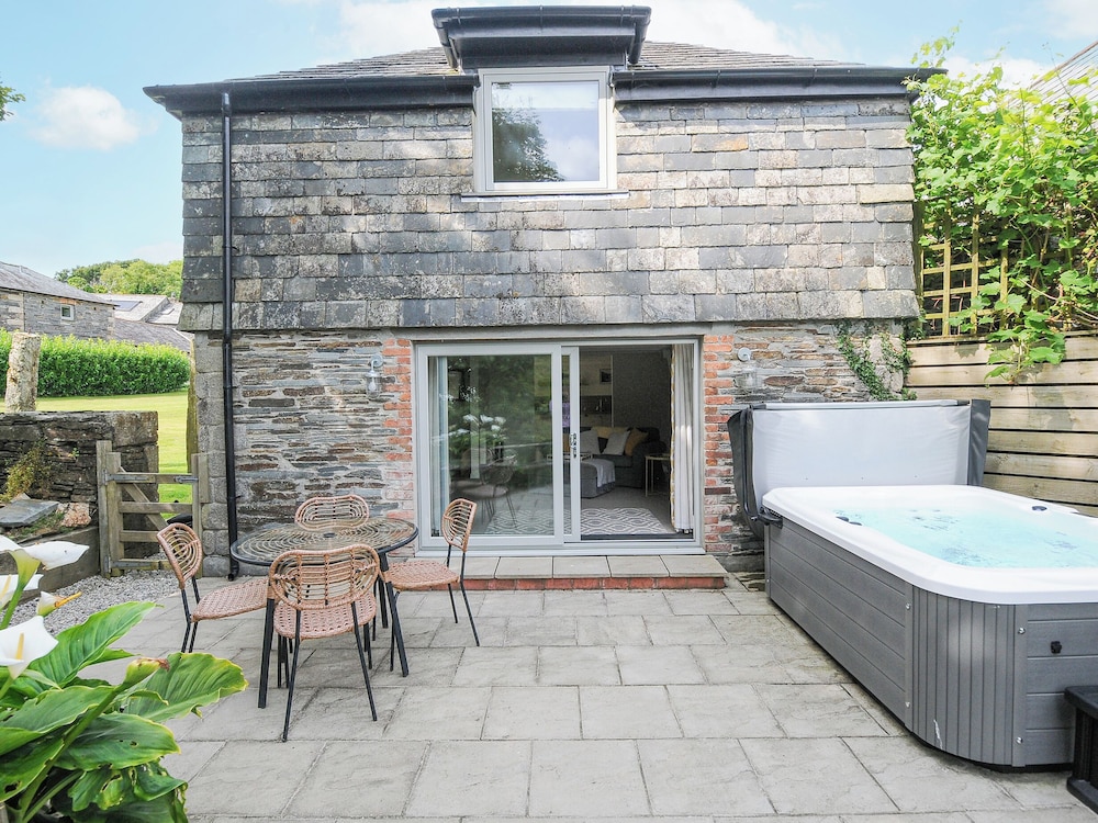 Goose Cottage - Within the Helland Barton Farm Collection