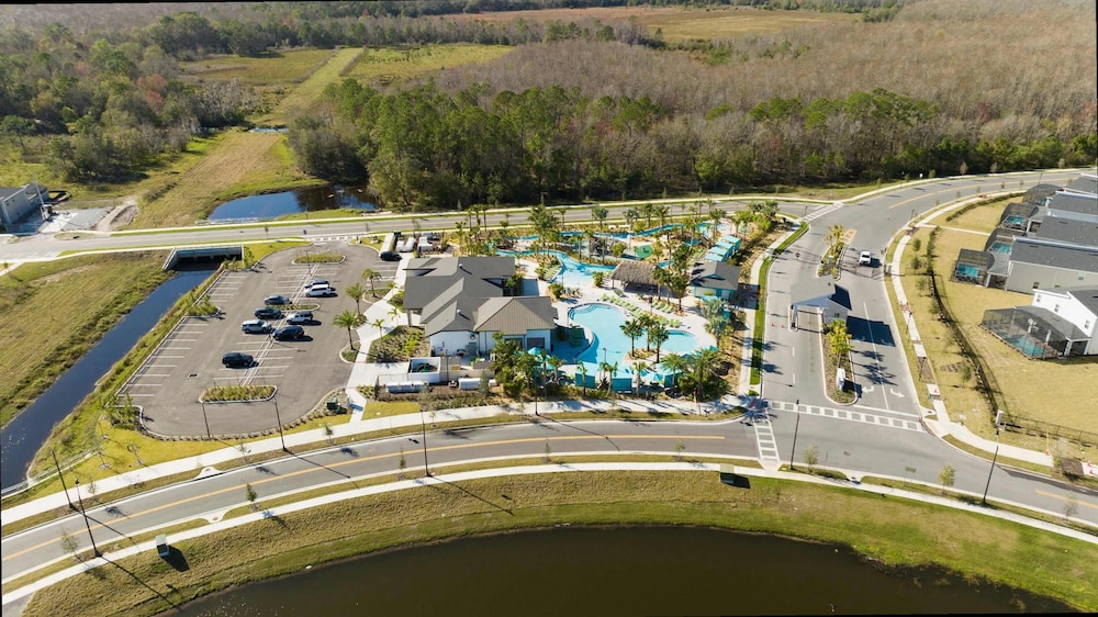 Stunning 4Bd Near Disney w Pool Storey Lake 4369