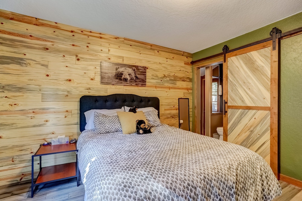 The Blue Lake House - Family fun Abound view 3