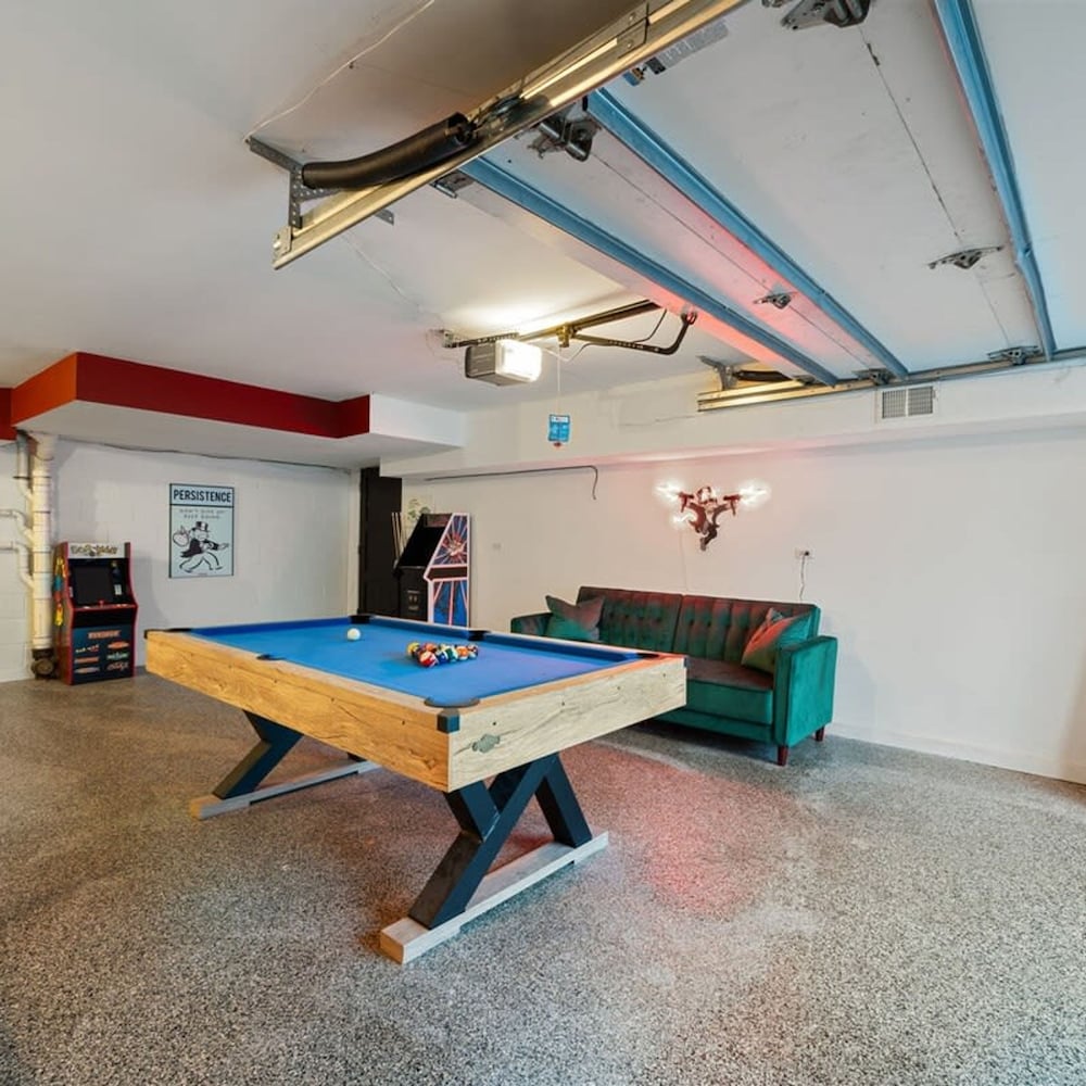 5BR 5BA Architectural Estate-theatre Gym Rooftop