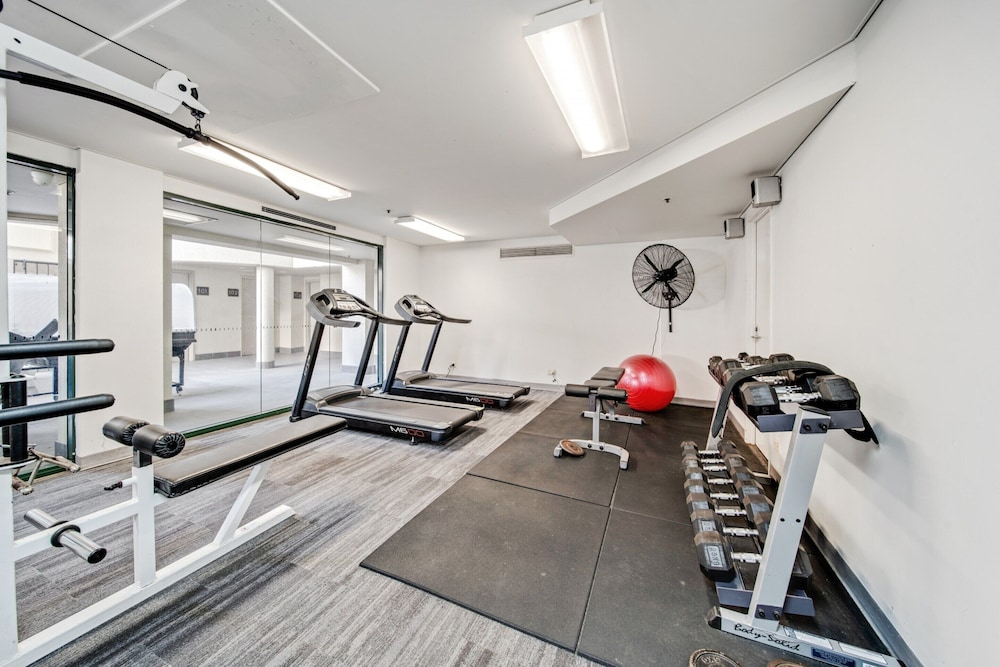 Central 2-bed Apartment With Pool, Gym and Spa