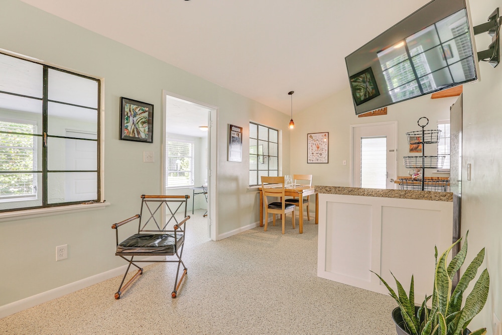 3 Mi to Dtwn Fort Myers: Apt w/ Outdoor Space