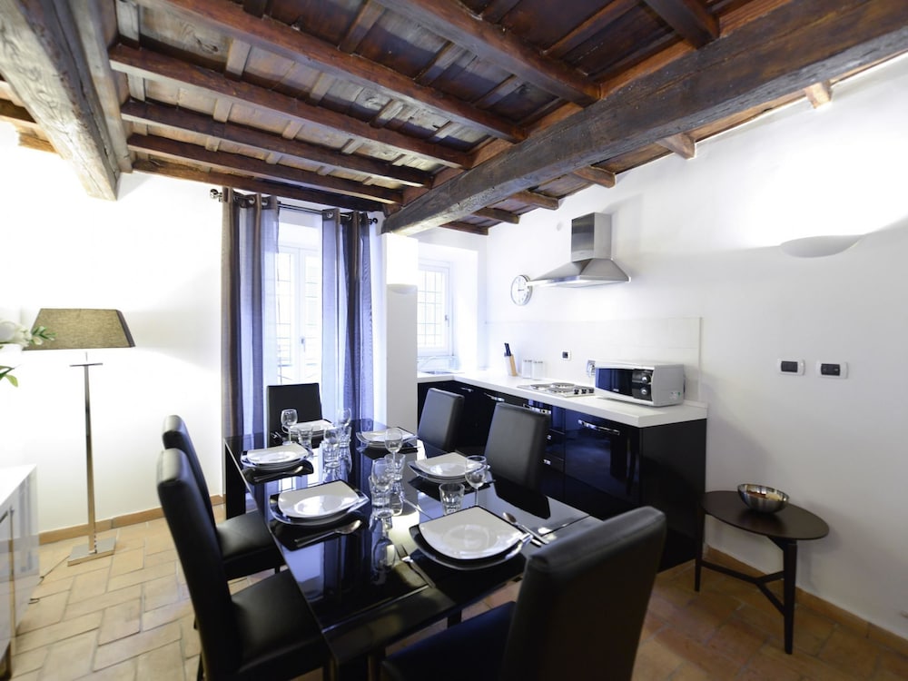 Ibernesi 2 Apartment