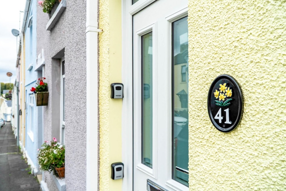 Woodville Road - 2 Bedroom House - Mumbles