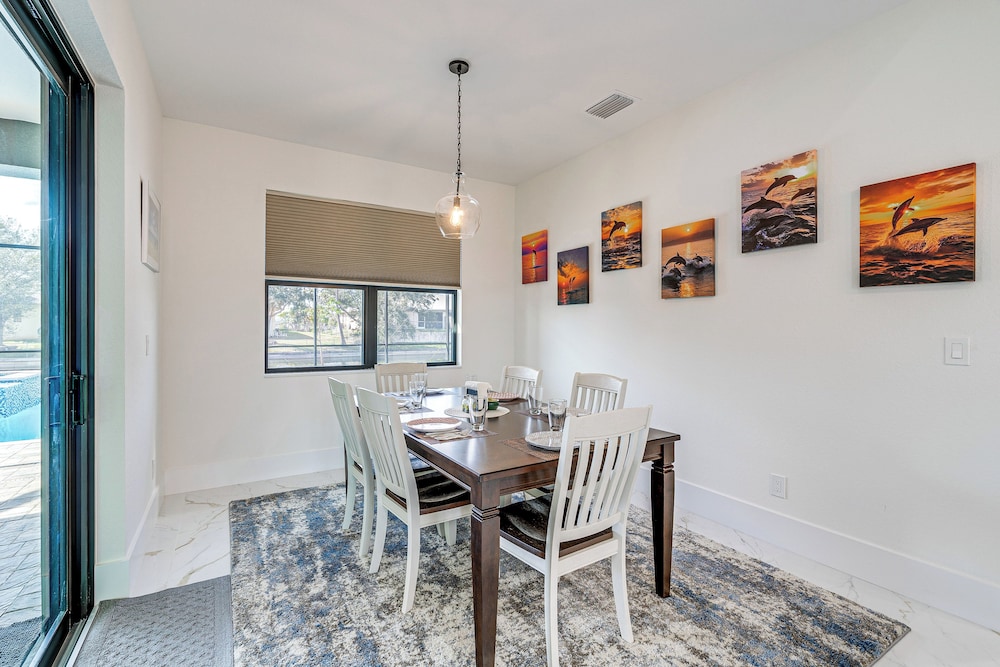 7 Mi to Dtwn Cape Coral: Home w/ Pool & Spa!