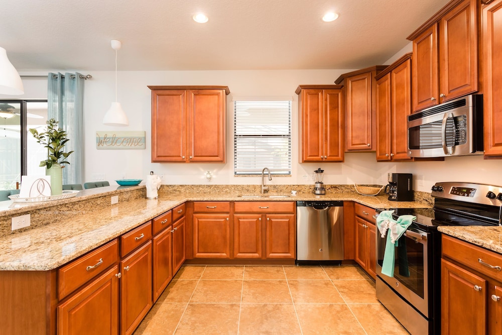 Villa Oasis Sunset 6 Bedroom Reunion - Image 4