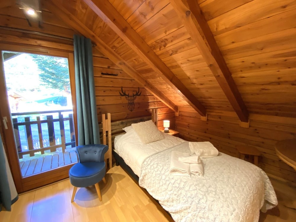 LE Renne Chalet en Bois au Calme Avec SPA Jacuzzi