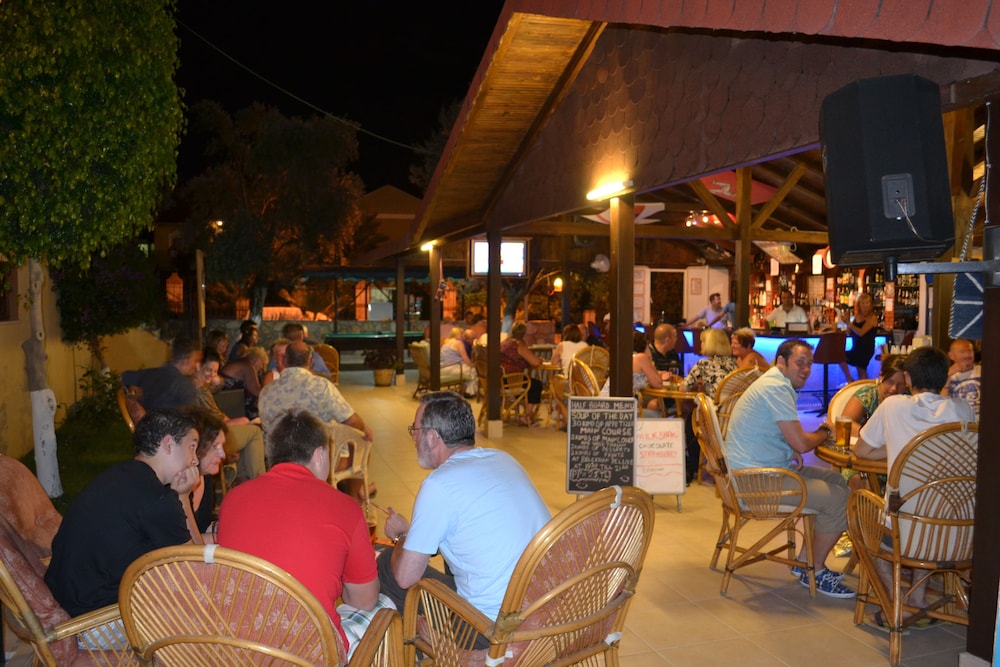 Belcehan Beach Hotel - Image 36