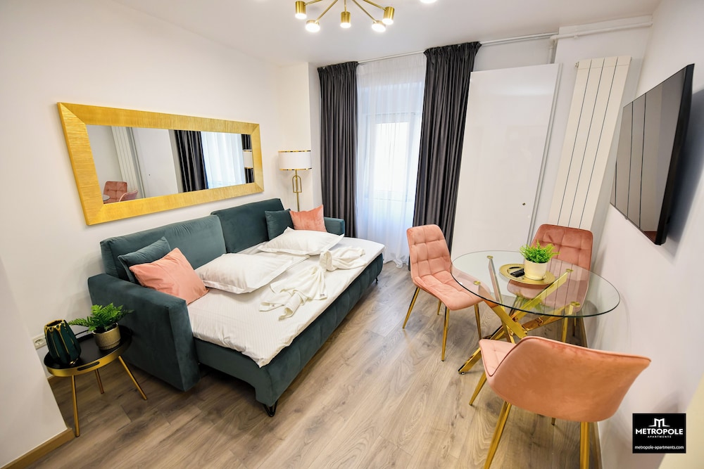 Metropole Apartments Central City