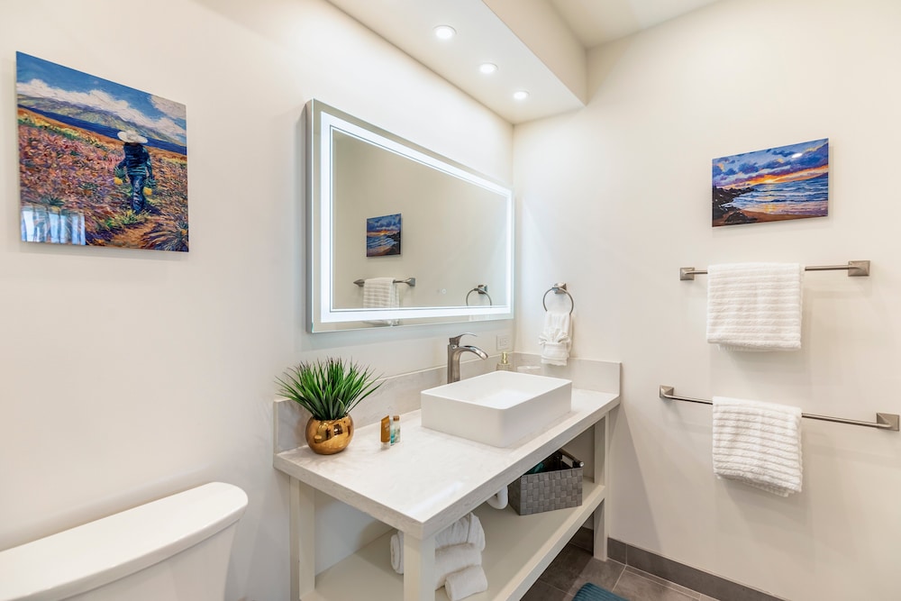 Kuau Plaza Paia Condo with Parking