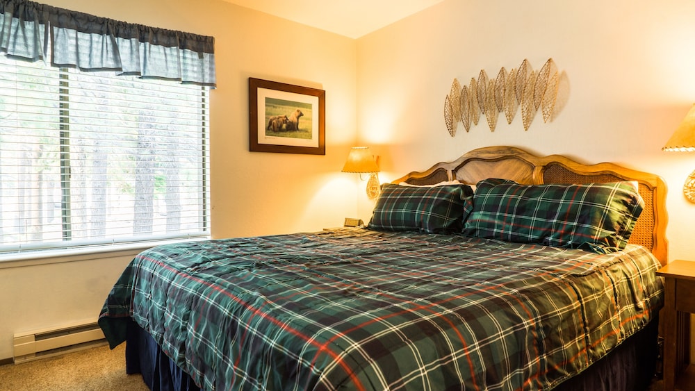 102 Standard 2 Bedroom Condo by RedAwning
