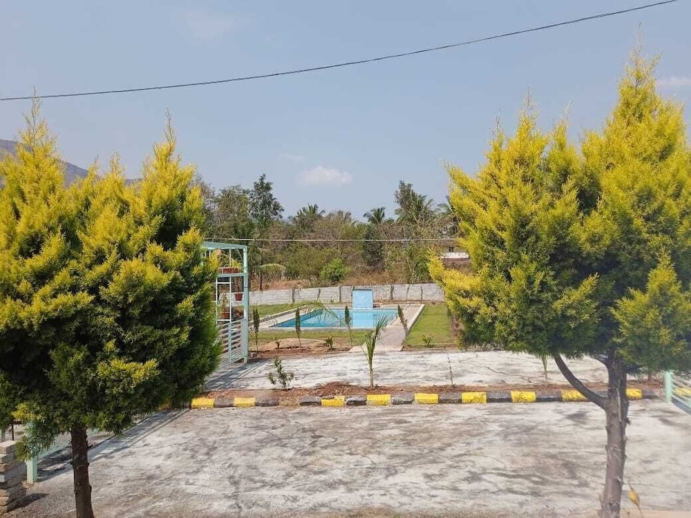Golden Hill Resort