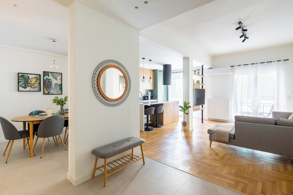 Mystique 2-Bedroom Apartment in Athens