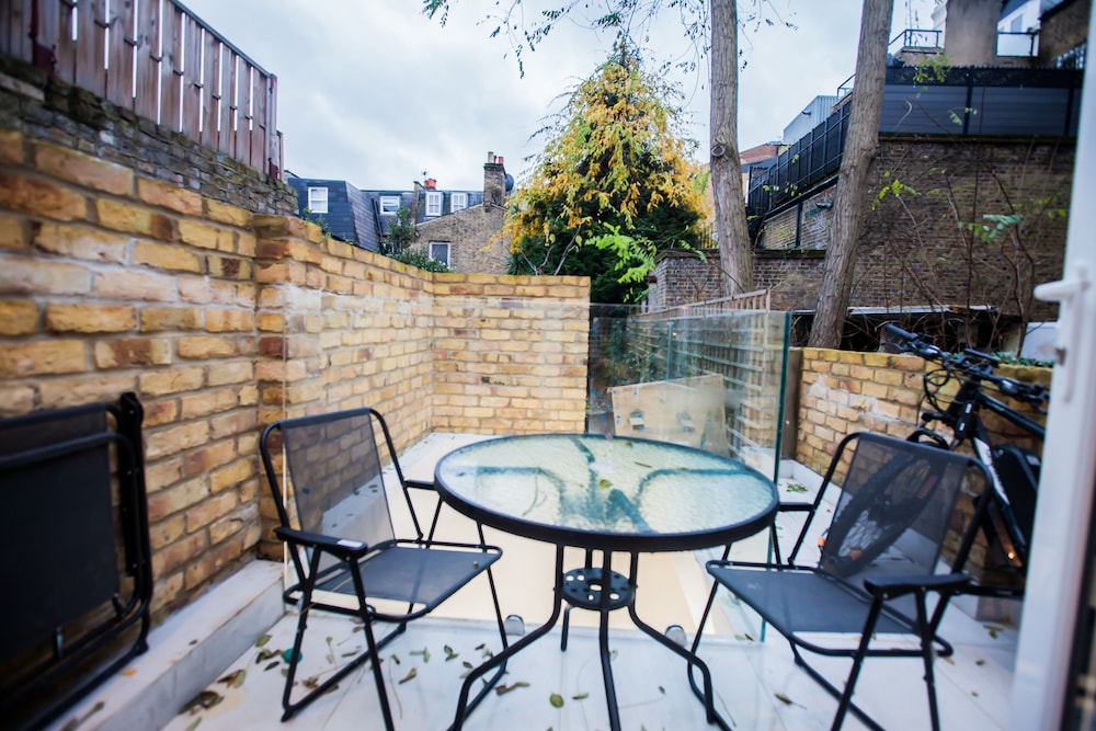 outdoor bbq area