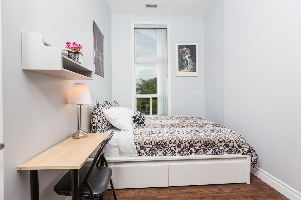 Applewood Suites - Chinatown Loft - Image 4