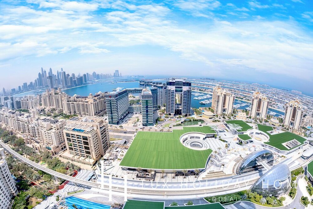 LUX Iconic Views at Palm Tower Suite 1