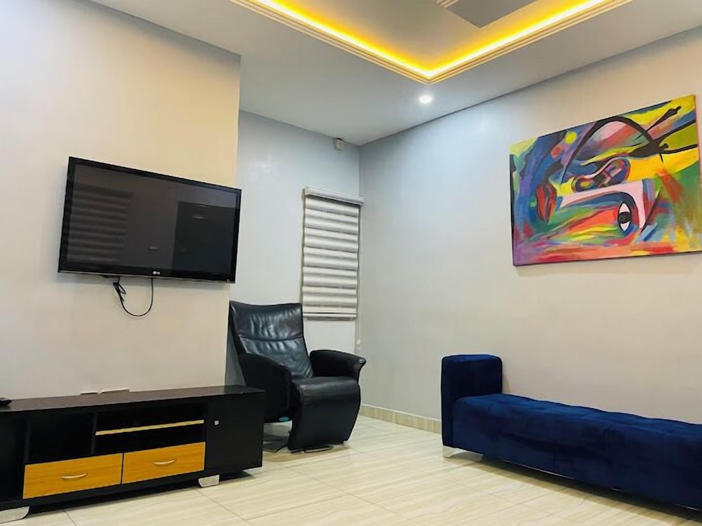 Villa Maxili Hotel and Apartment