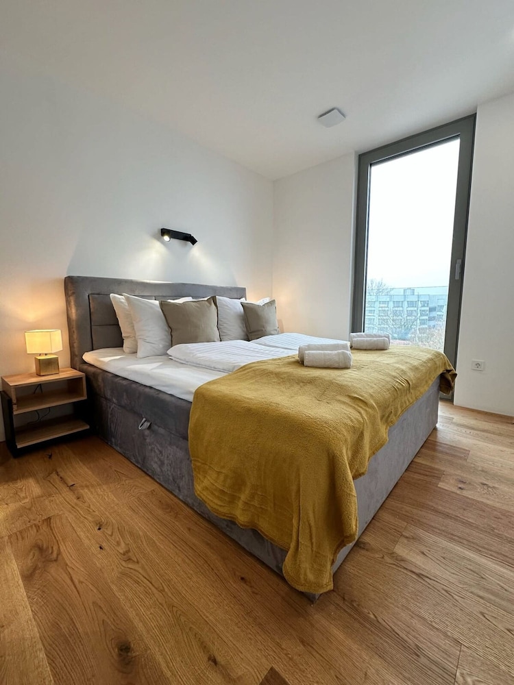 Garden Residence - Premium Alpine View Apartment