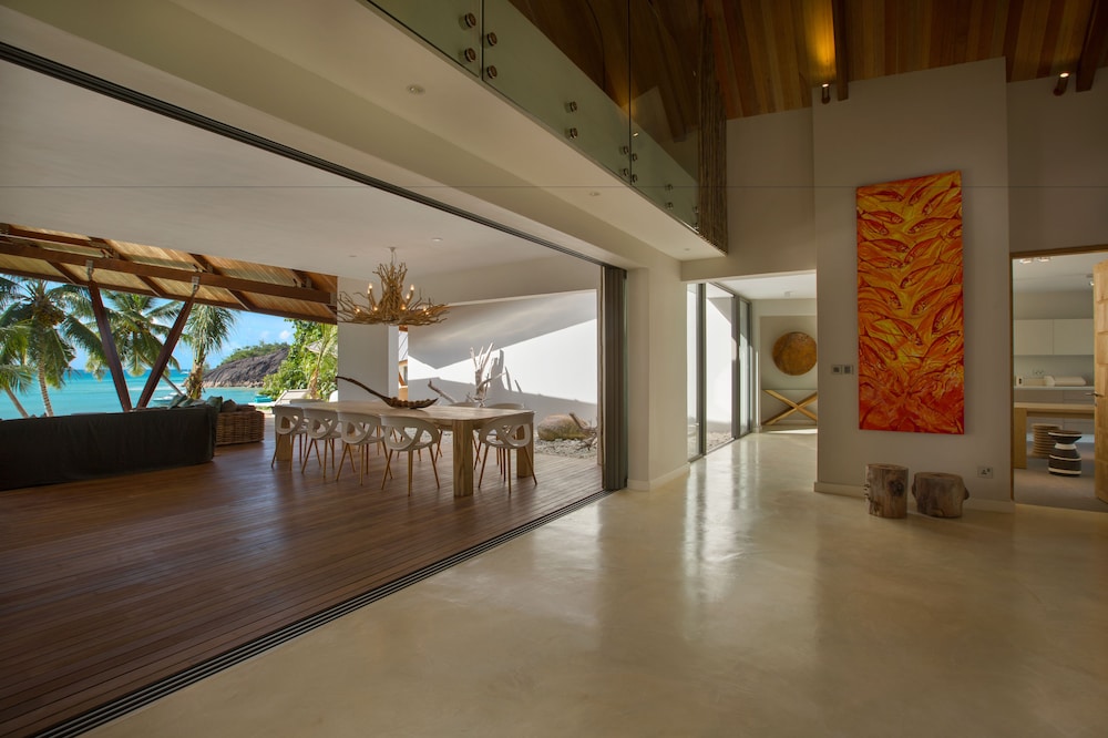 Villa Deckenia photo 2