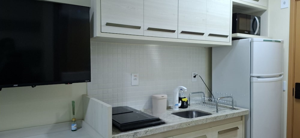 Condo. w/ Pool and Gym 70 m From the Beach - SMA