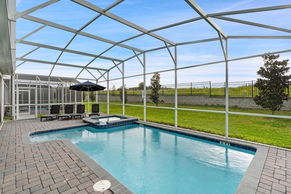 ChampionsGate Resort 10 Bedroom Vacation Home - Includes resort clubhouse amenity access! 10 Home
