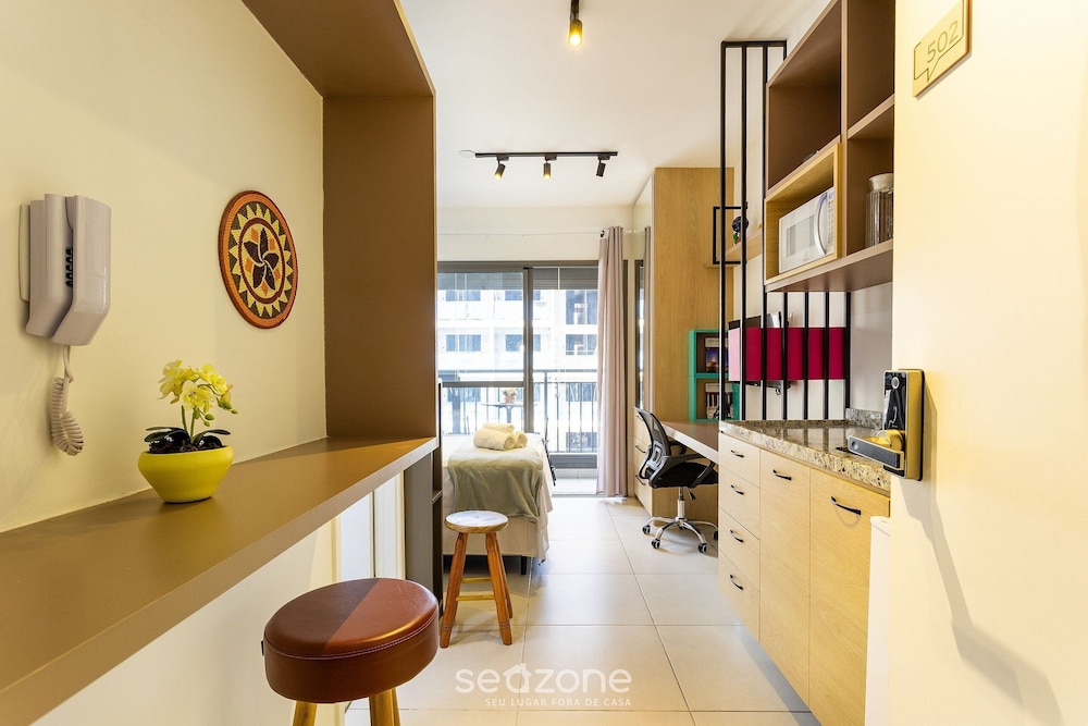 THK - Building With Pool in the Republica Neighborhood in SP