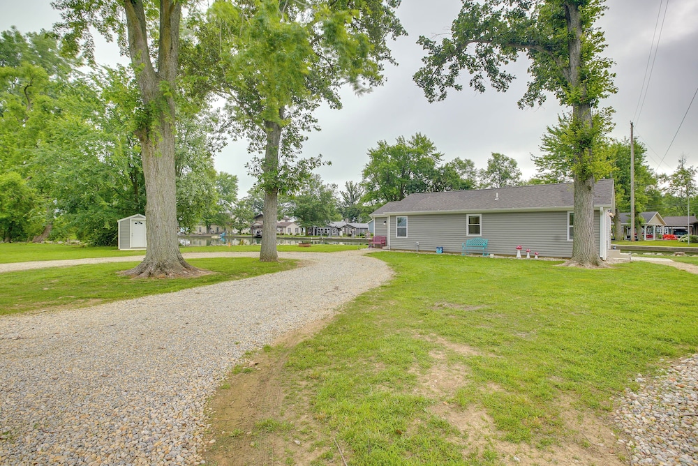 Grand Lake Cabin w/ Private Dock in St Marys!