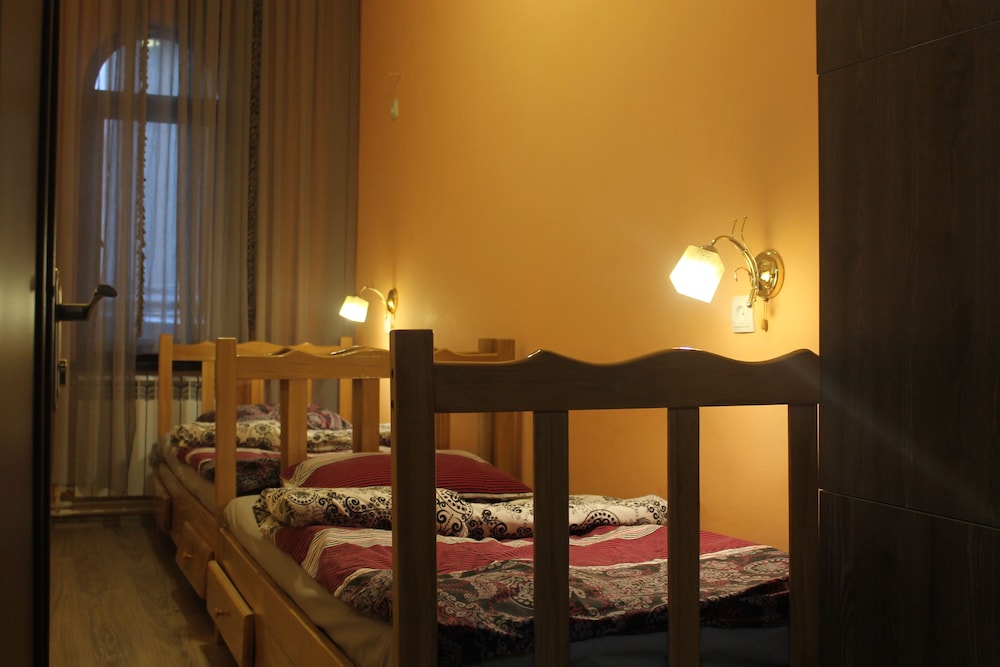 Old Yerevan Hostel & Tours