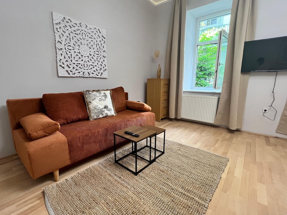 Lovely Studio for 4 with Garden