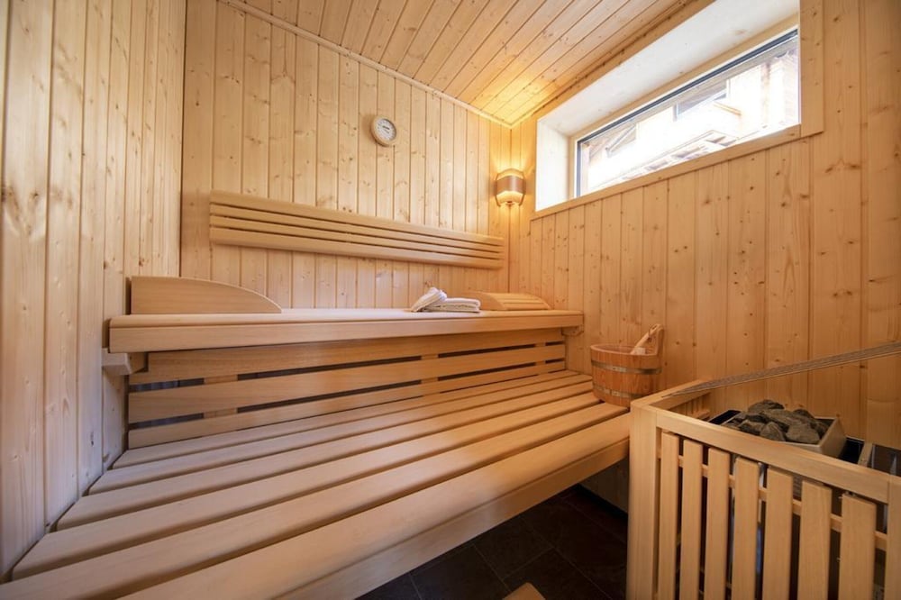 Welcoming Chalet Near Wildkogel Ski Arena