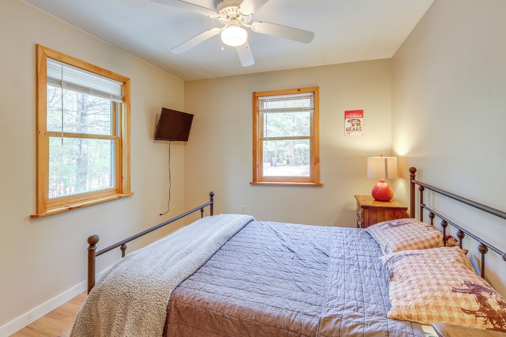 Peaceful Family Cabin on Schroon River!