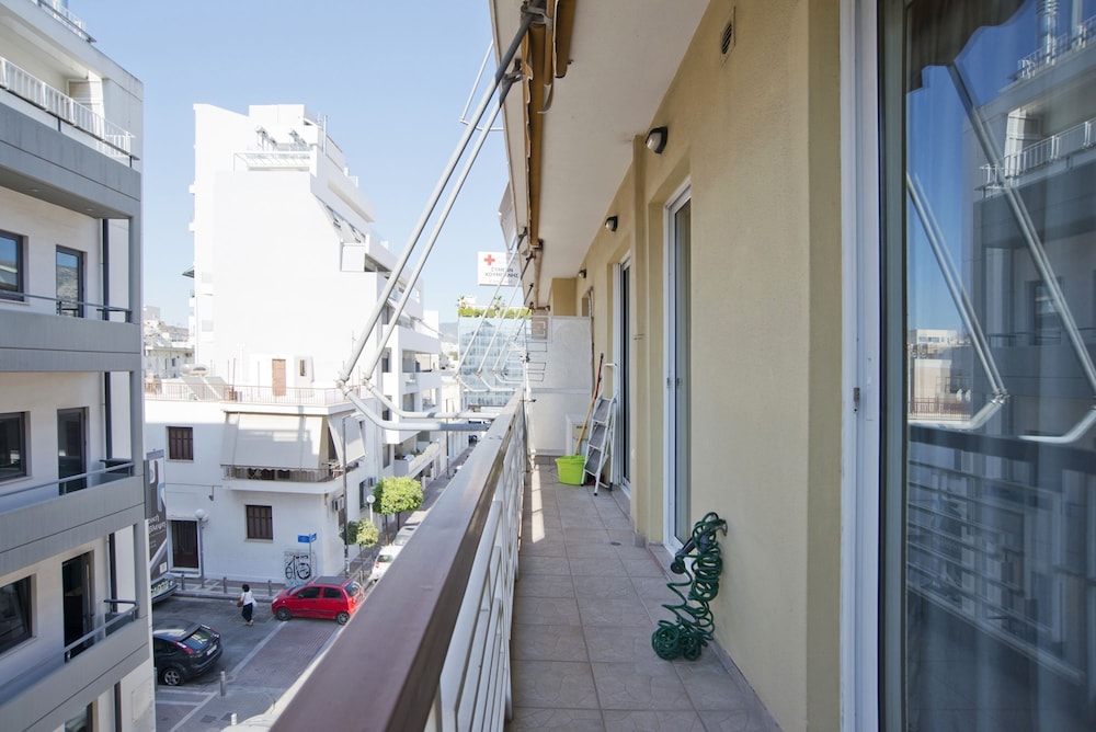 Blue Nest in Dafni With 1 Bedrooms and 1 Bathrooms