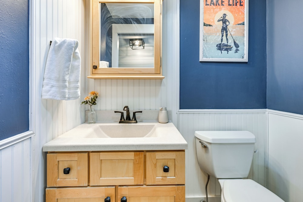 Boat Dock, Hot Tub & Deck: Lakefront Nekoosa Home!