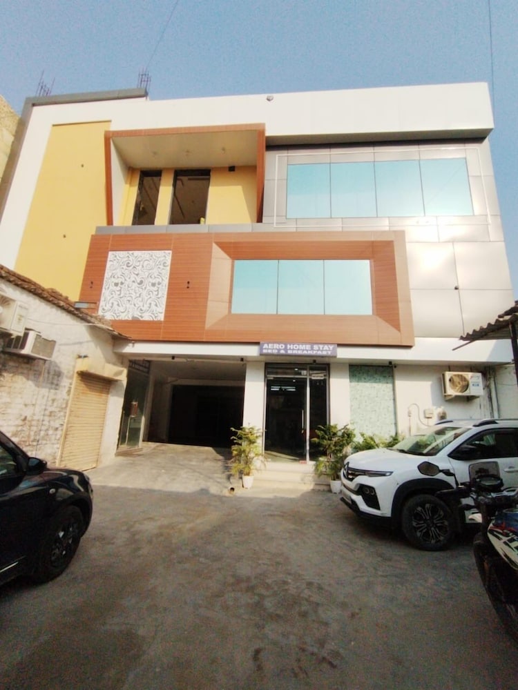 HOTEL AERO HOMESTAY