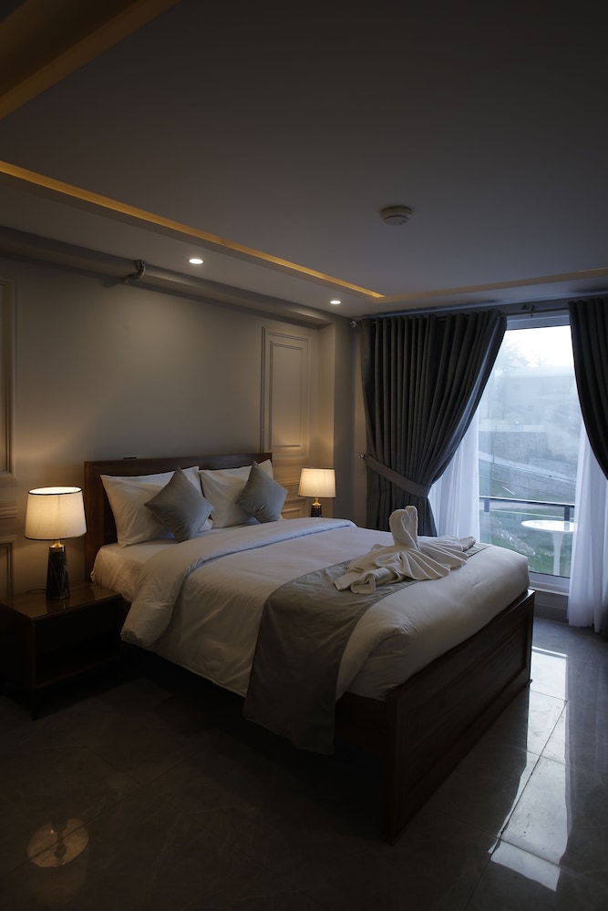 ZAR Luxury Suites Murree