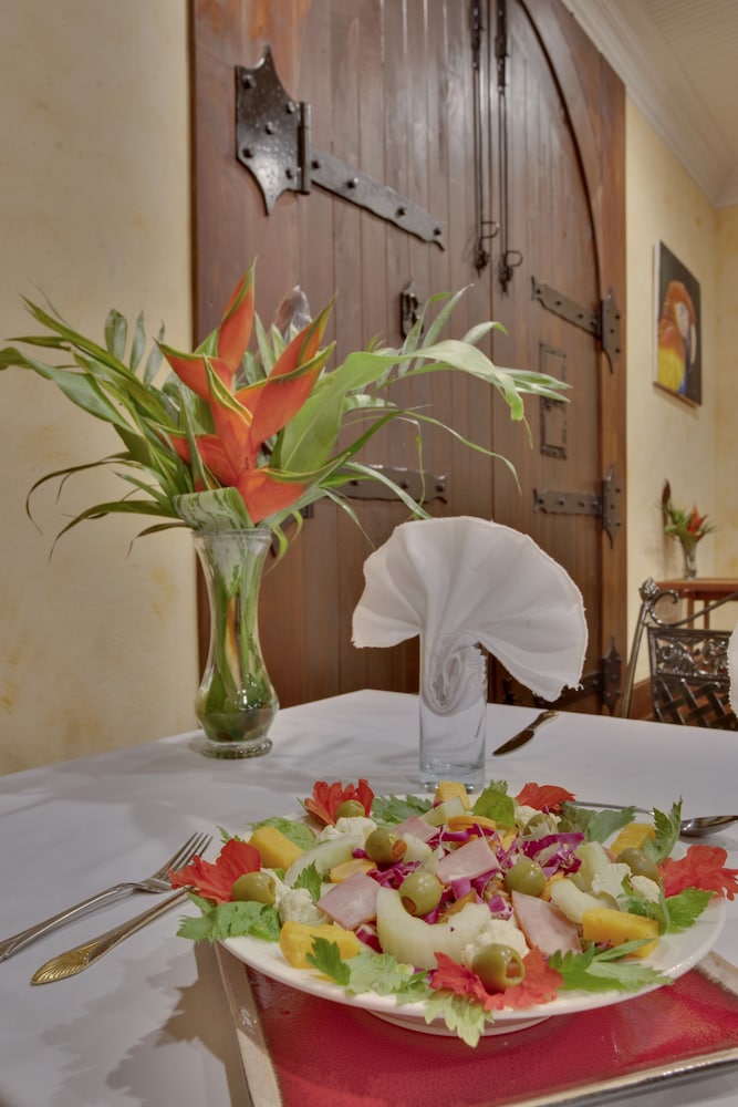 Mahogany Hall Boutique Resort