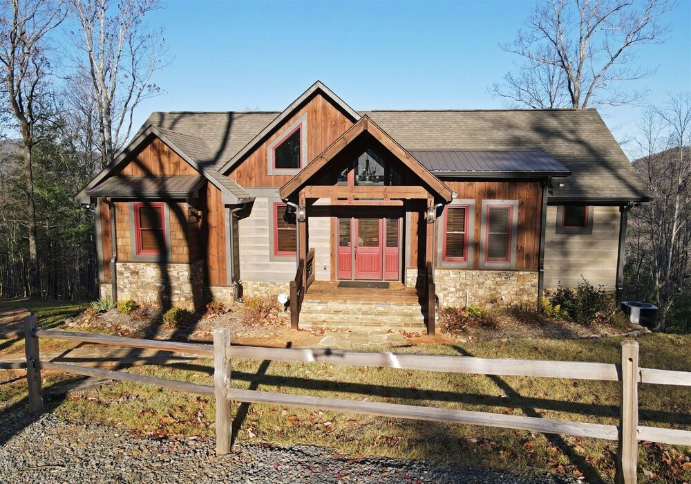High Ridge Lodge- Epworth GA view 2