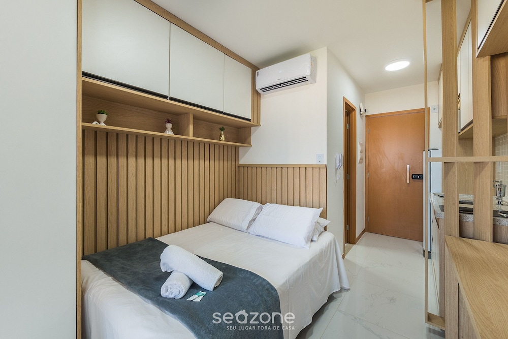 SMT - Building 750m From the Beach in Salvador