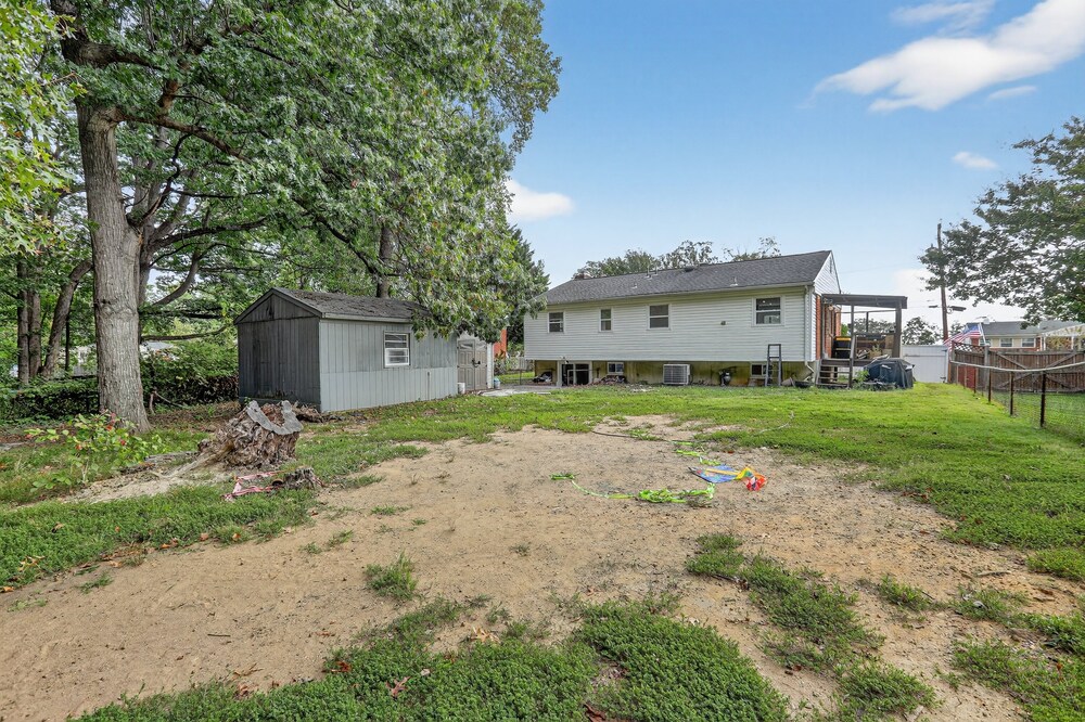 Spacious Getaway Near Dc & Potomac River 3 Bedroom Home