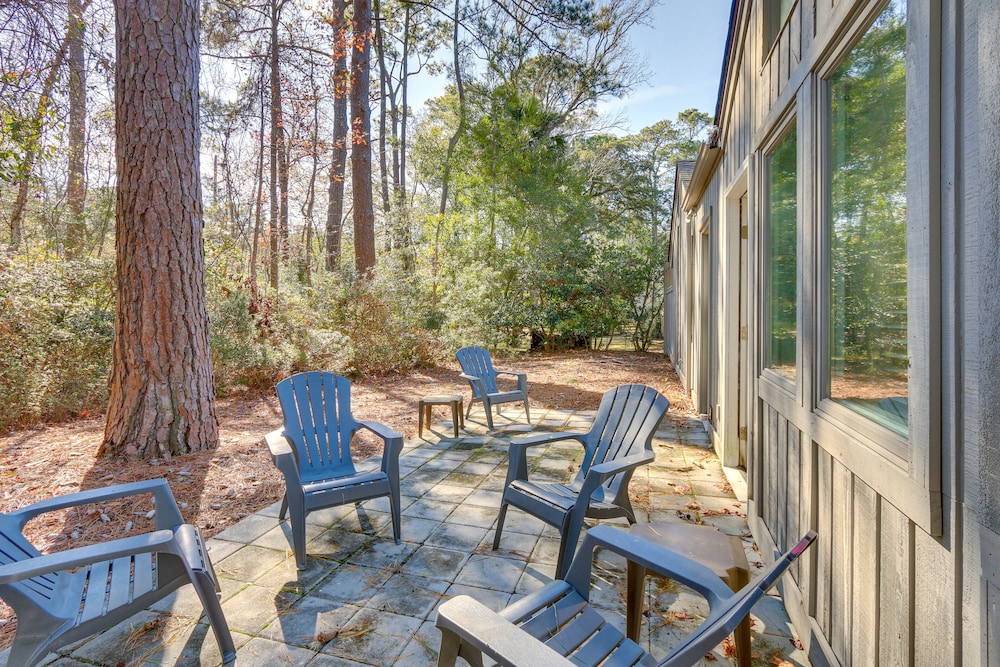 Hilton Head Resort Getaway: Community Beach, Pool! view 4